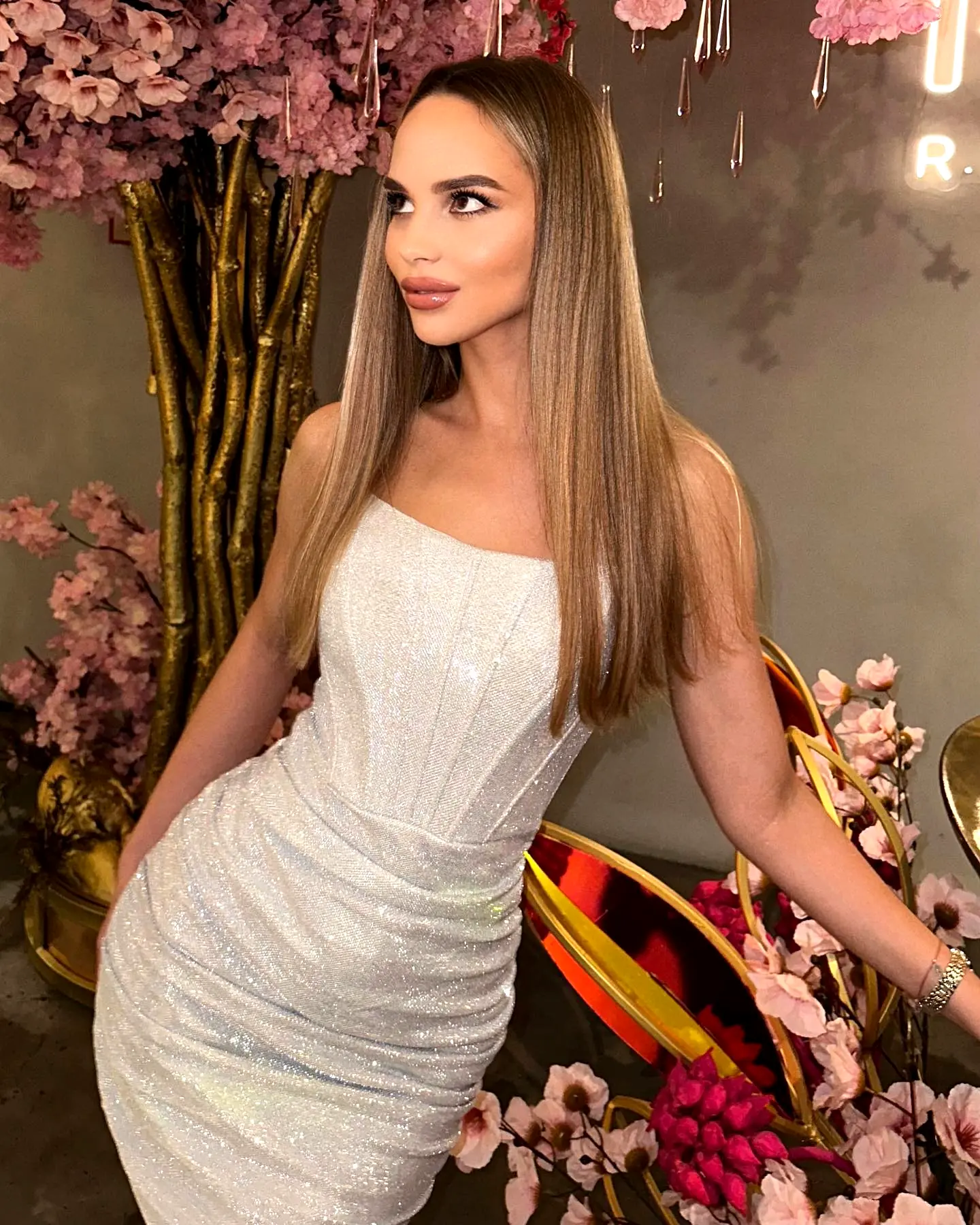 Eshlie - Escorte - №3183, Height: 164, Age: 22, Weight: 51