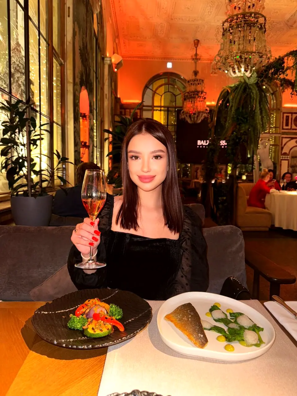 Monya - Escorte - №2978, Height: 173, Age: 22, Weight: 55