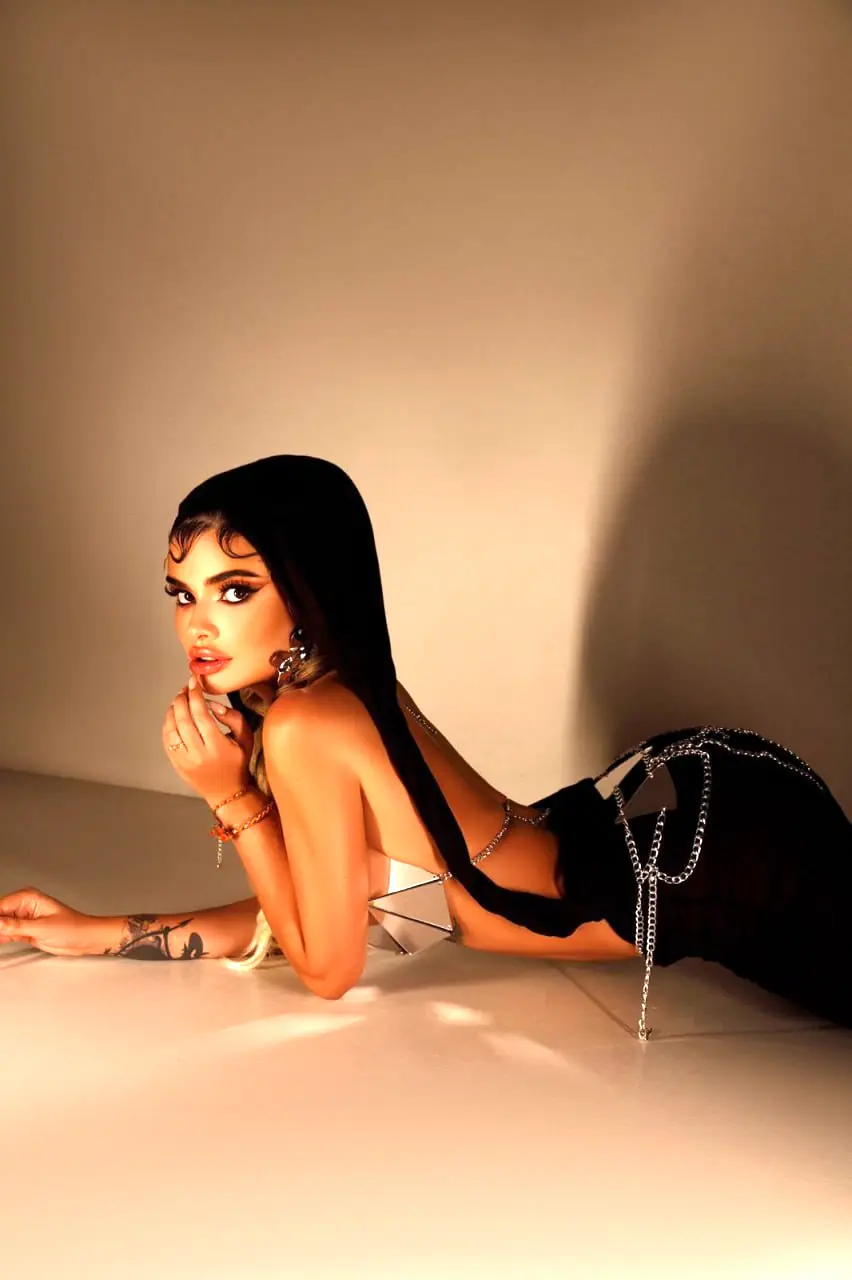 Michell - Escorte - №2928, Height: 165, Age: 24, Weight: 48