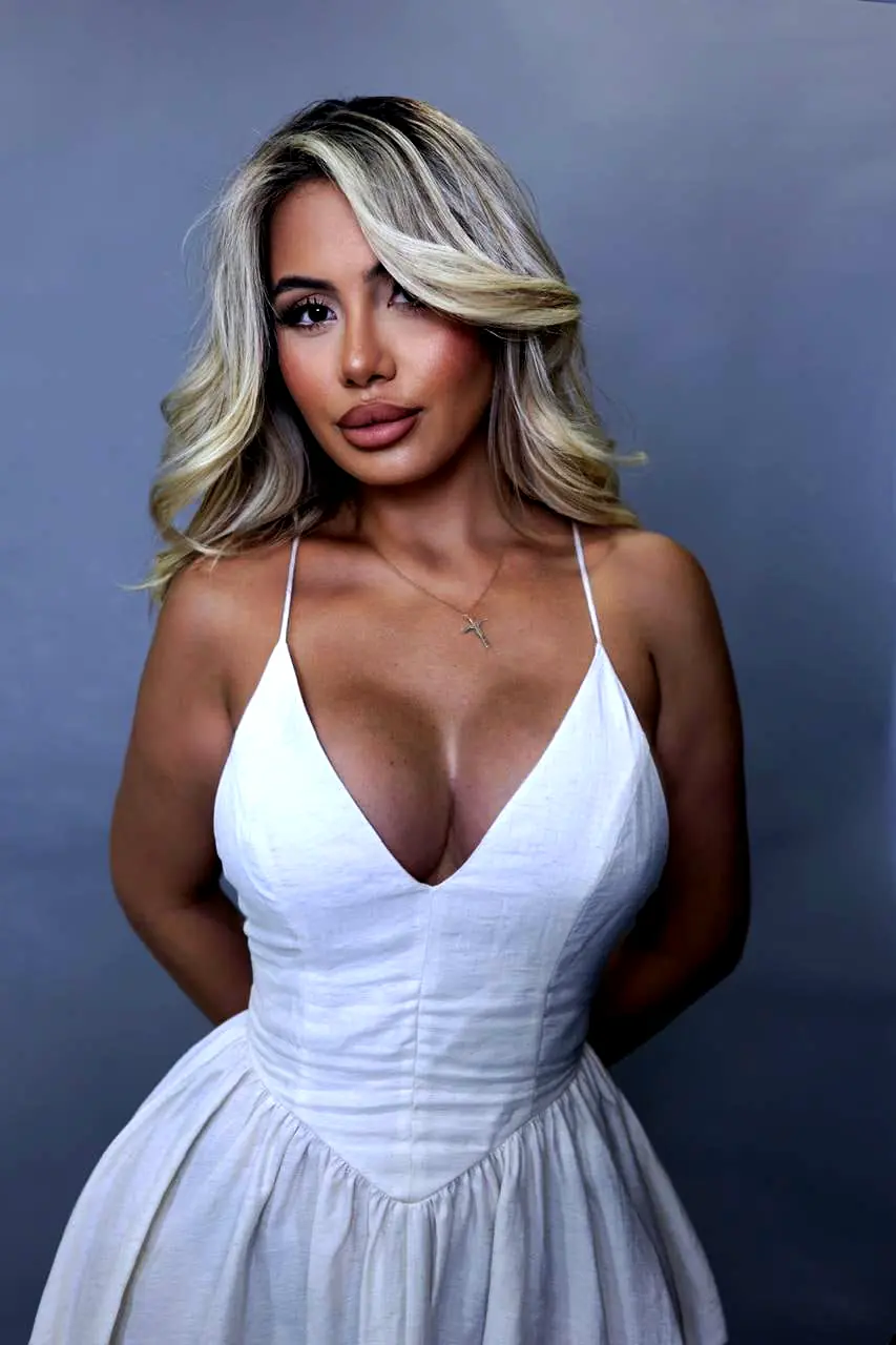 Mirel - Escorte - №2685, Height: 173, Age: 27, Weight: 55