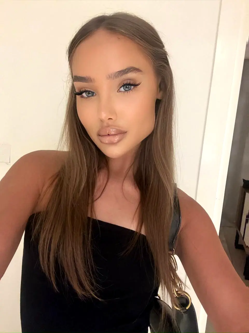 Nikole - Escorte - №2883, Height: 165, Age: 24, Weight: 45