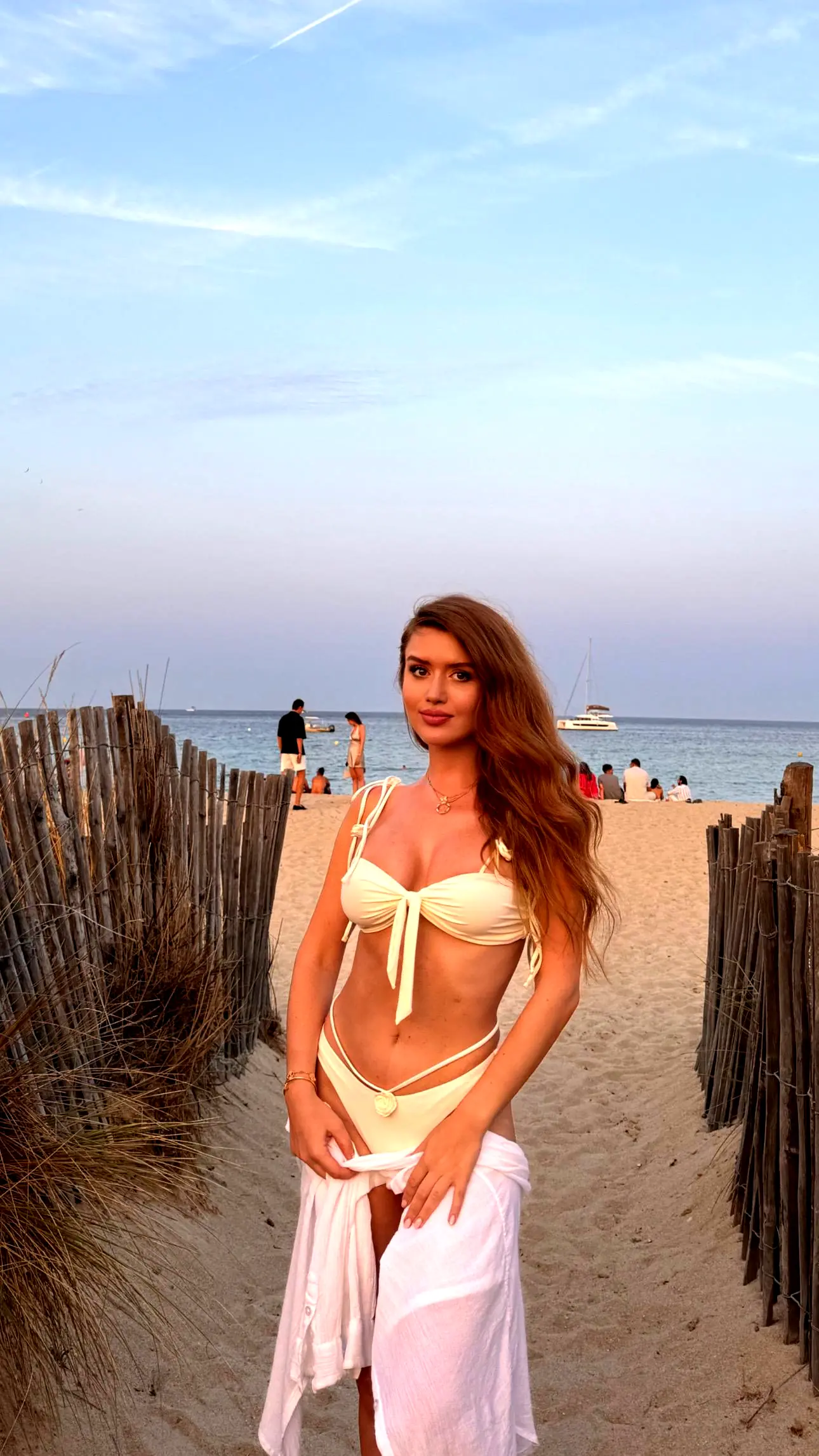 Liza - Escorte - №3515, Height: 174, Age: 24, Weight: 55