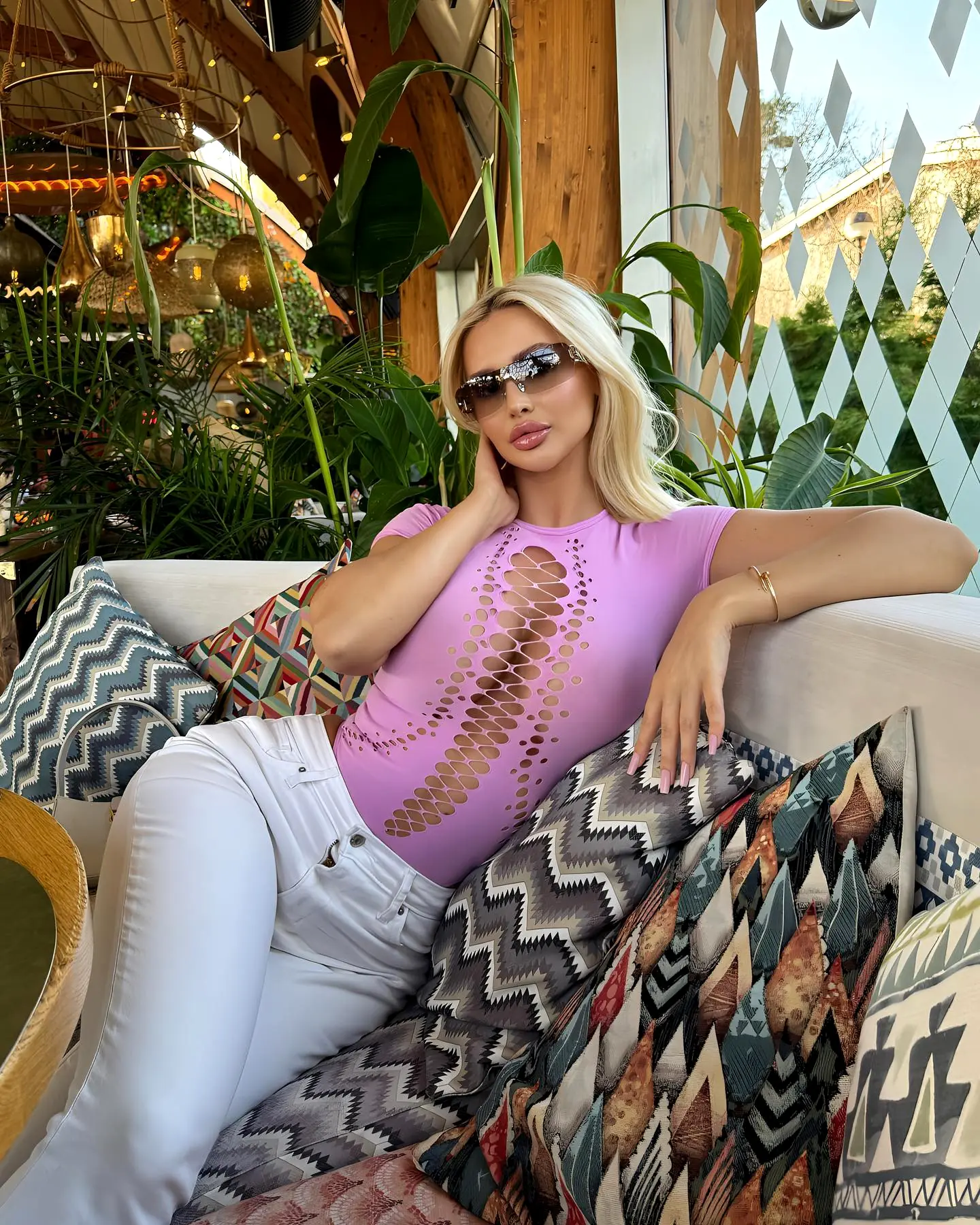 Arine - Escorte - №3472, Height: 174, Age: 25, Weight: 62