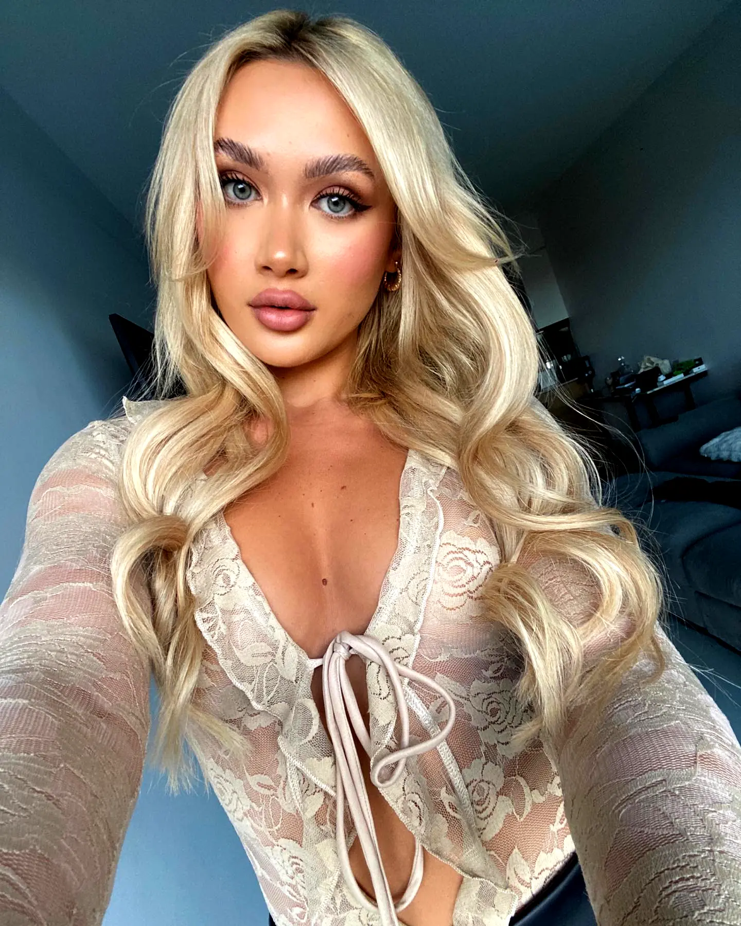 Sabrina - Escorte - №3752, Height: 159, Age: 23, Weight: 57