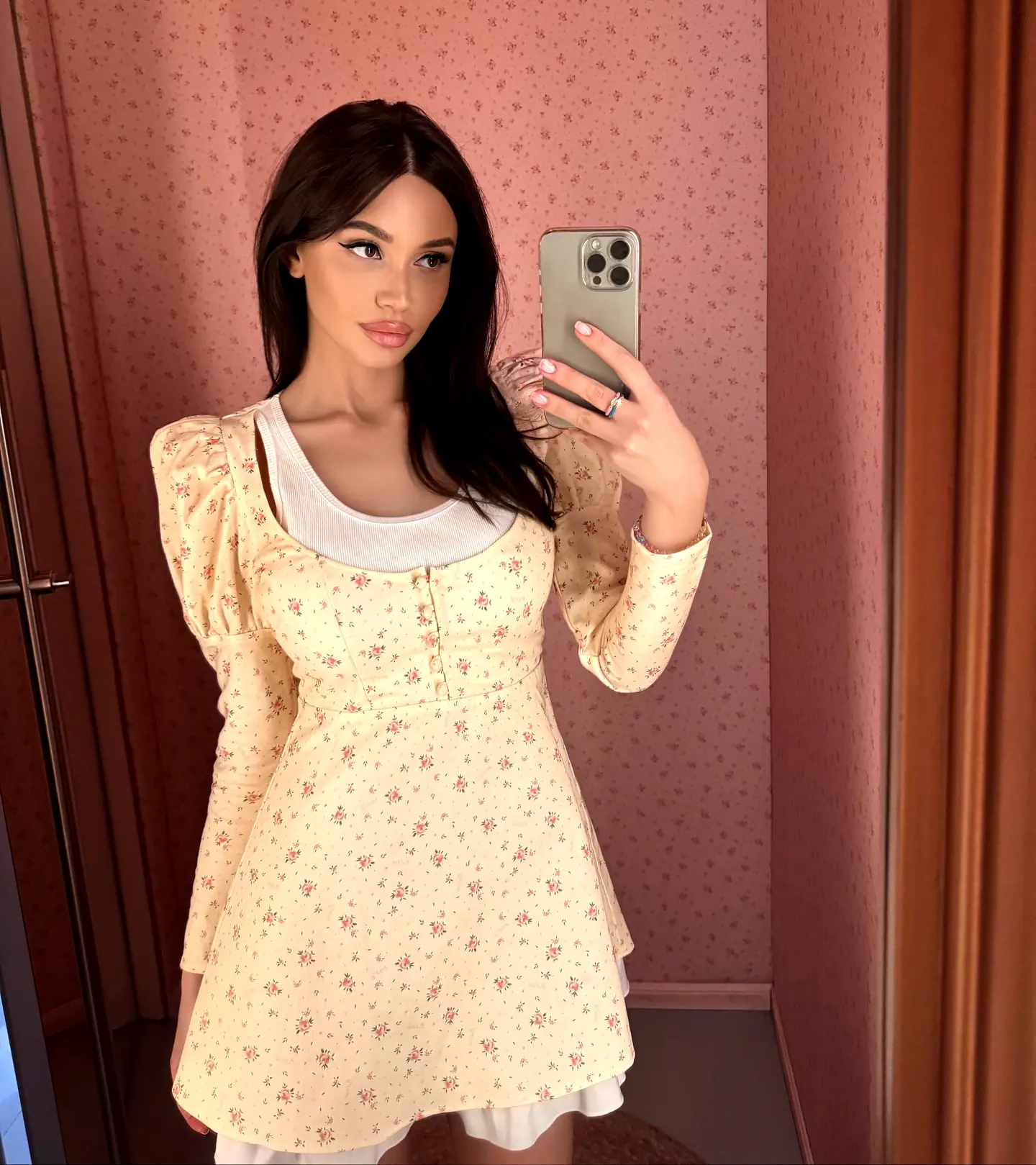 Malika - Escorte - №3709, Height: 169, Age: 25, Weight: 54